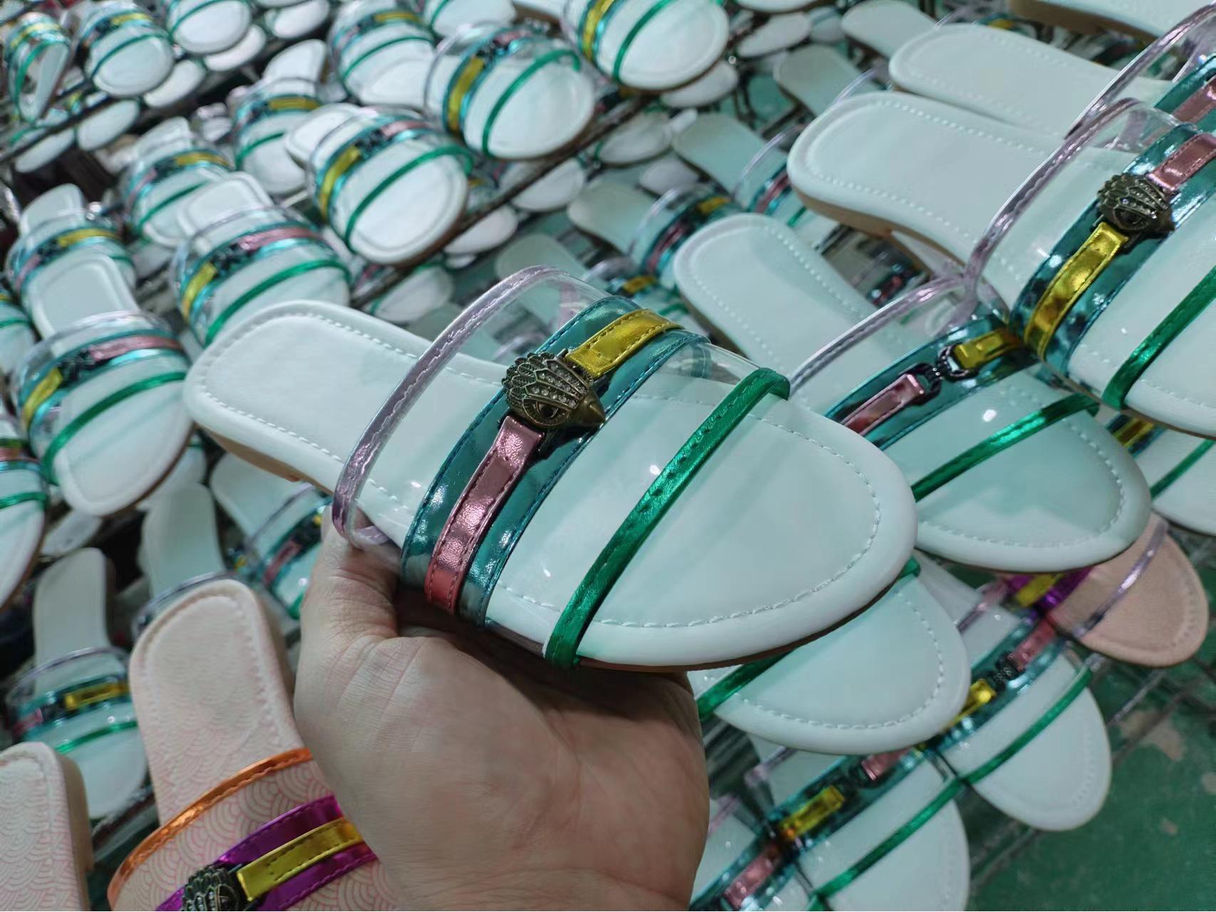 

Женские сандалии большого размера с круглым носком и цветными вставками на плоской подошве — европейская и американская мода для летнего пляжного отдыха на свежем воздухе 41 зелёный