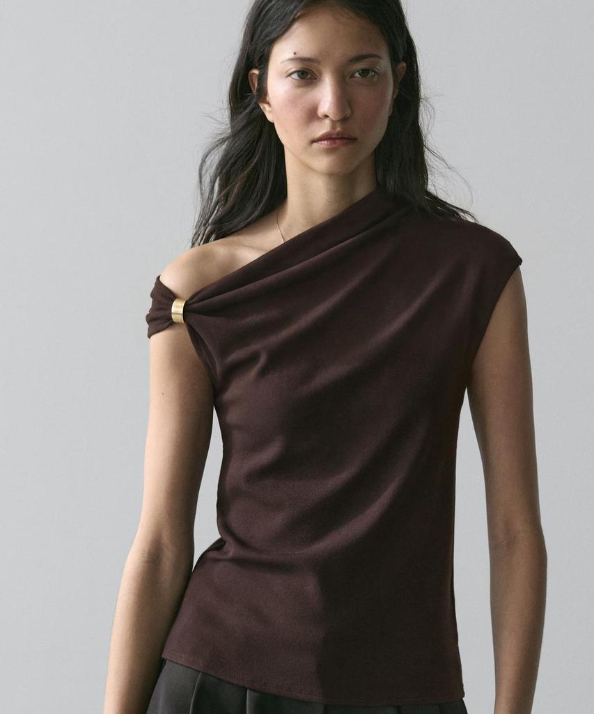Masimodutti Asymmetrical Brooch Detail Top