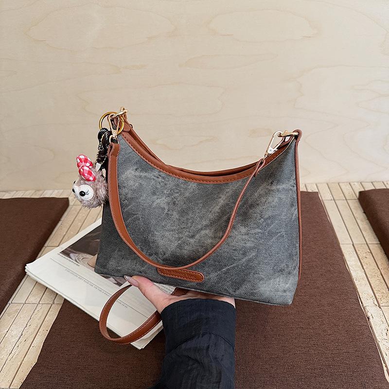 Premium Dumpling Bag Women's Autumn and Winter New Retro Casual Shoulder Bag Daily Commuter Messenger Bag