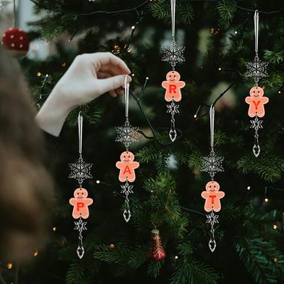 Weihnachts Lebkuchenmann Buchstaben Ornament Namensinitiale Lebkuchen Hängedekoration mit Klar Acryl Schneeflocke Eiszapfen für Weihnachtsbaum Partydeko