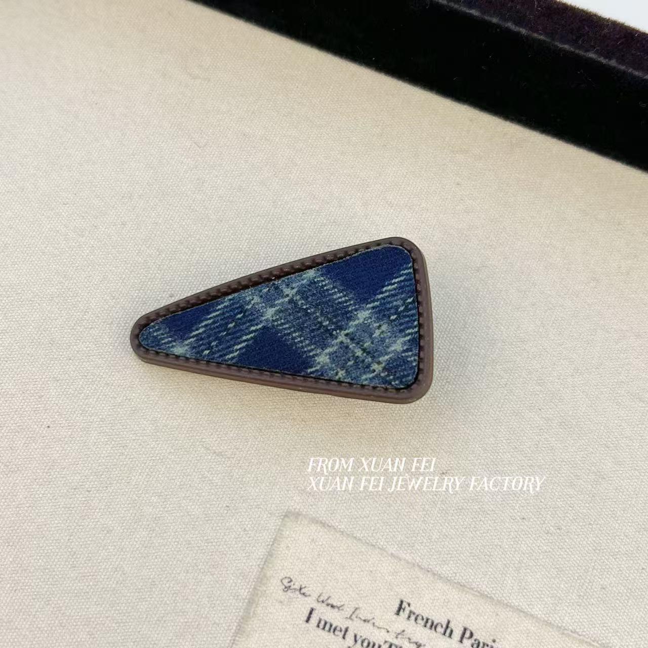

Plaid Triangle Hair Clip - Versatile Duckbill Side Clip Hair Accessory
