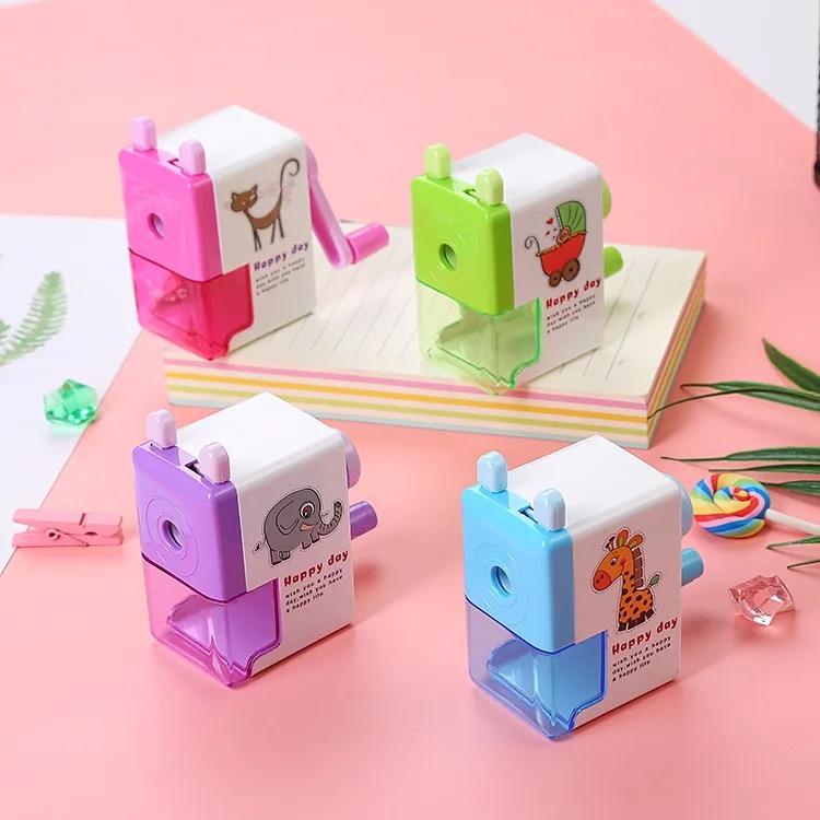 1 Pcs Random color Pencil Knife Cartoon Animal Hand cranked Pen Sharpener Student Supplies