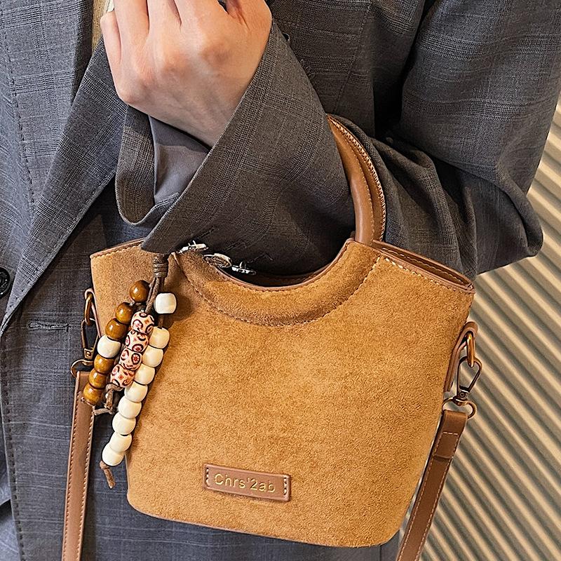 Autumn new fashion simple personalized handbag fashionable casual messenger bag bag shoulder bucket bag