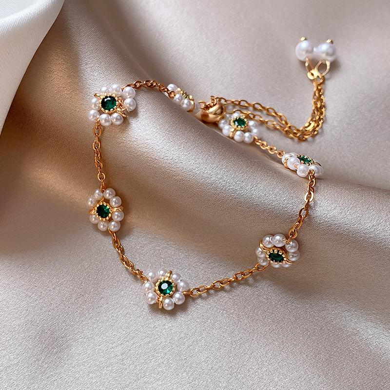 2025 Trendy Pearl Zircon Flower Bow Bracelet: Women's Chic, High-End, Versatile Design