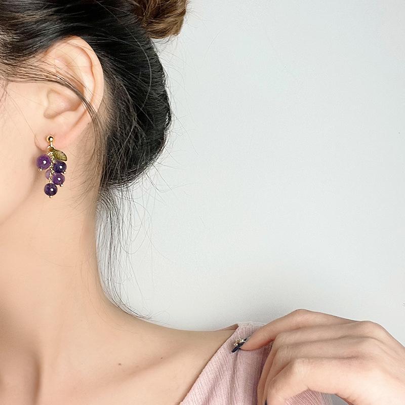 Pendientes de Uva Morada Coreanos Retro Frescos de Verano con Clip sin Perforar para Mujer Dulce Temperamento Regalo Femenino Joyería