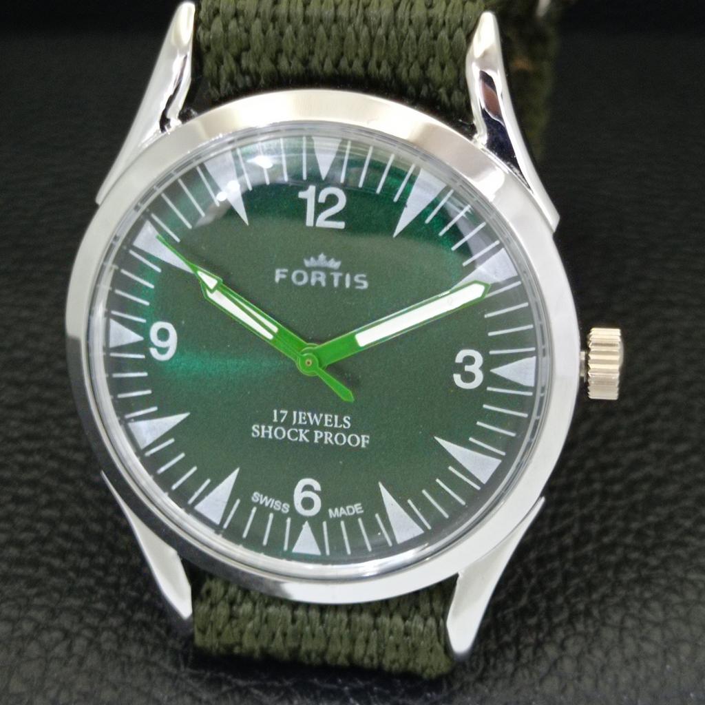 VINTAGE HAND-WINDING REFURBISHED SWISS MENS GREEN COLOR DIAL WATCH a700980-5 R205a-a700980
