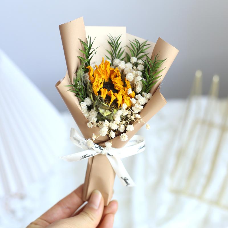 Yunnan Dried & Preserved Flowers: Baby's Breath, Roses, Sunflowers - Perfect for DIY Handmade Souvenirs & Gifts
