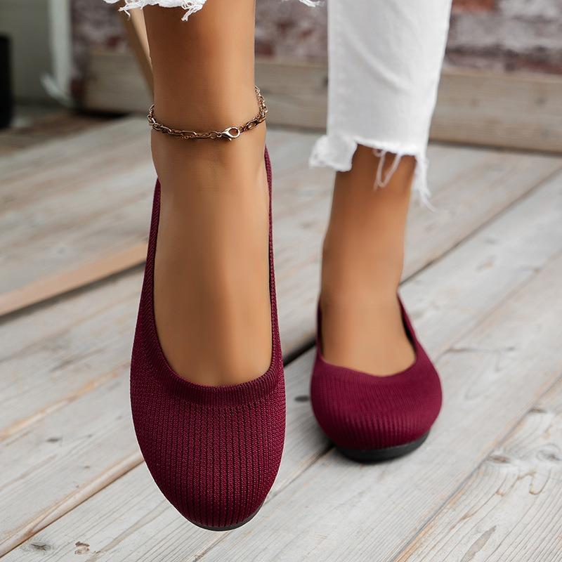 Large size autumn new flat bottom round head set feet shallow mouth fly weaving casual versatile single shoes women