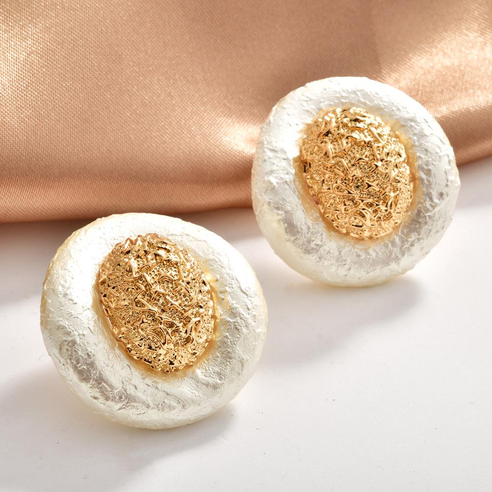 Нишевый дизайн средневековый винтажный узор под дерево жемчужные серьги-гвоздики элегантные высококлассный темперамент модные серьги