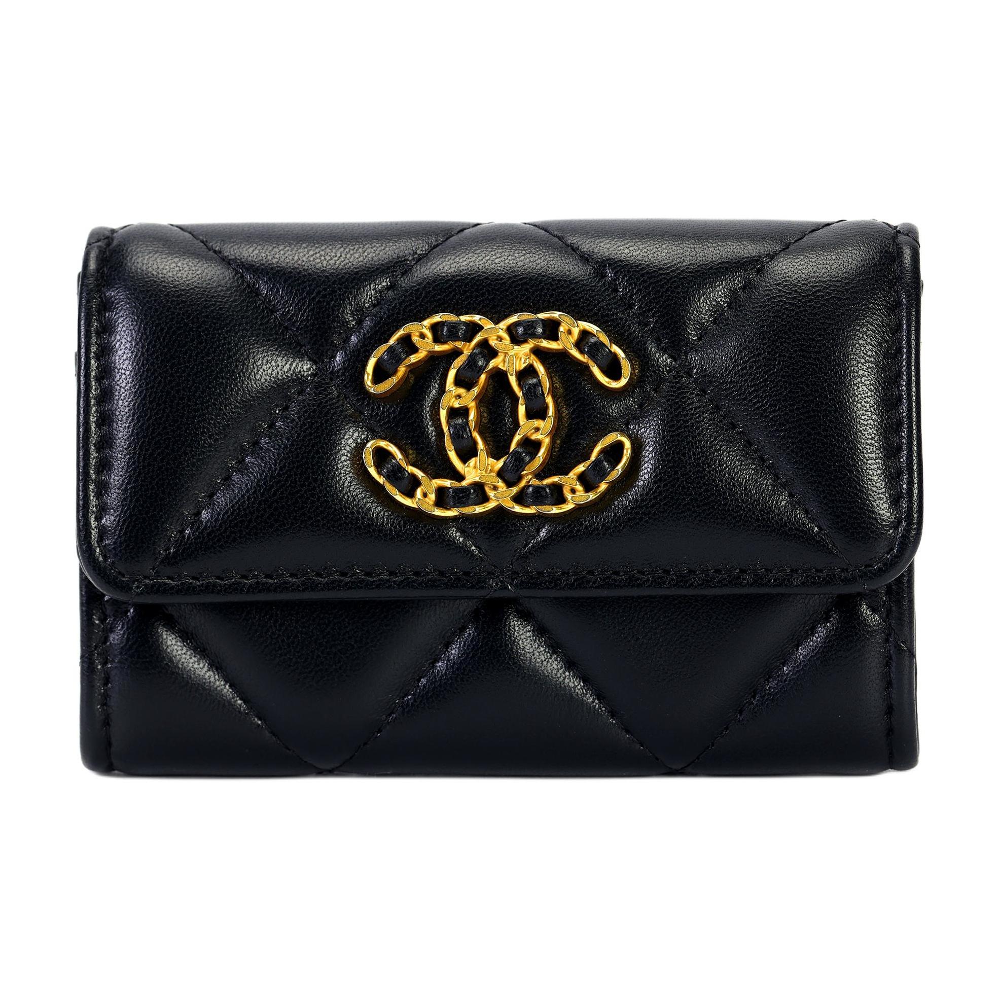 Chanel 19 Soma Logo Stepēta Jēra