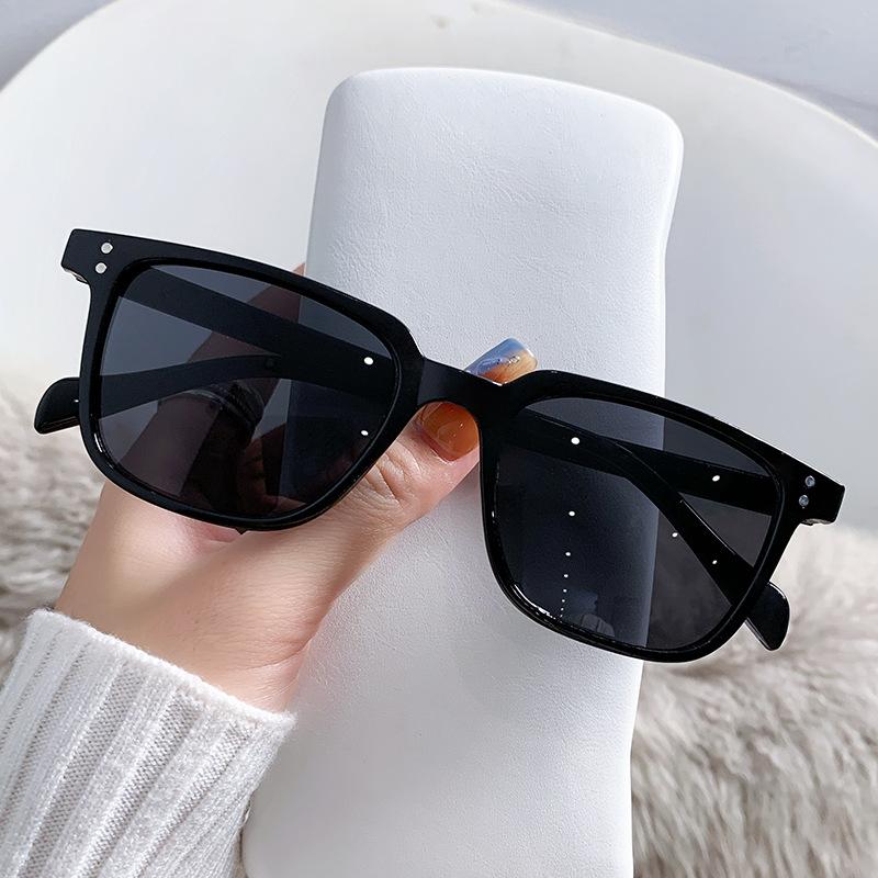 New Vintage Fashion Sun Protection Sunglasses For Men Square Shades Retro Rectangle Glasses Womens Trendy Shades