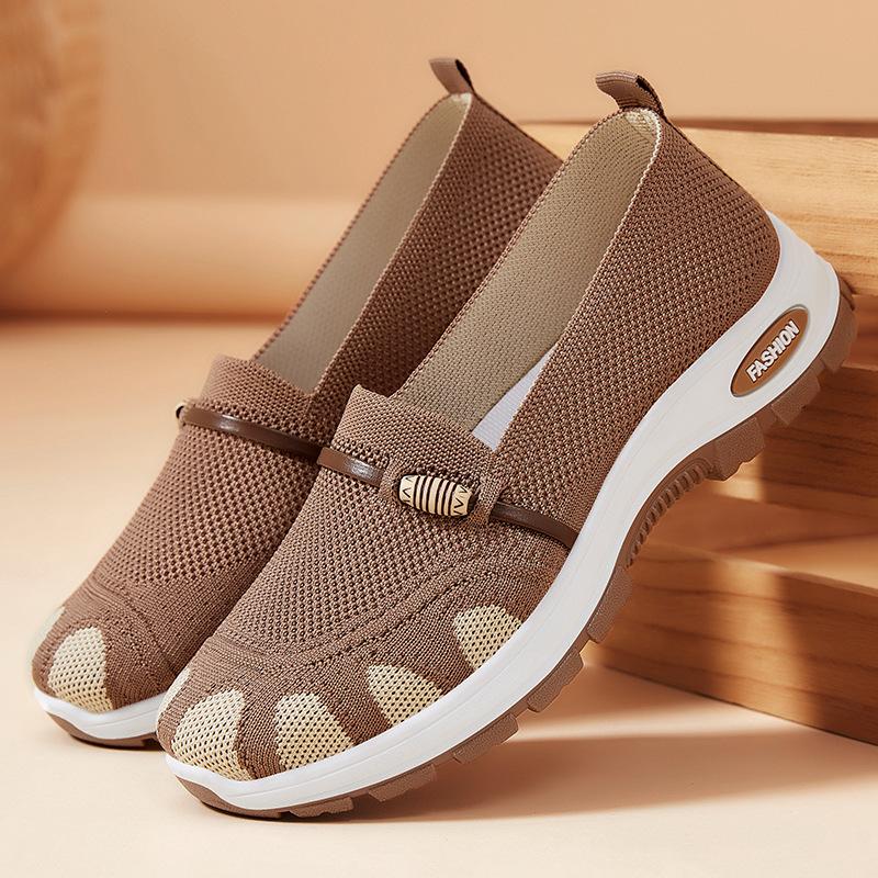 Cloth shoes women's soft soles are not tired, casual single shoes summer new mother shoes one pedal soft soles breathable women's shoes