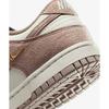 Nike נעלי סניקרס נשים דאנק נמוך מלט מיני סוווש חום מפרש זהב מטלי IB4417-105