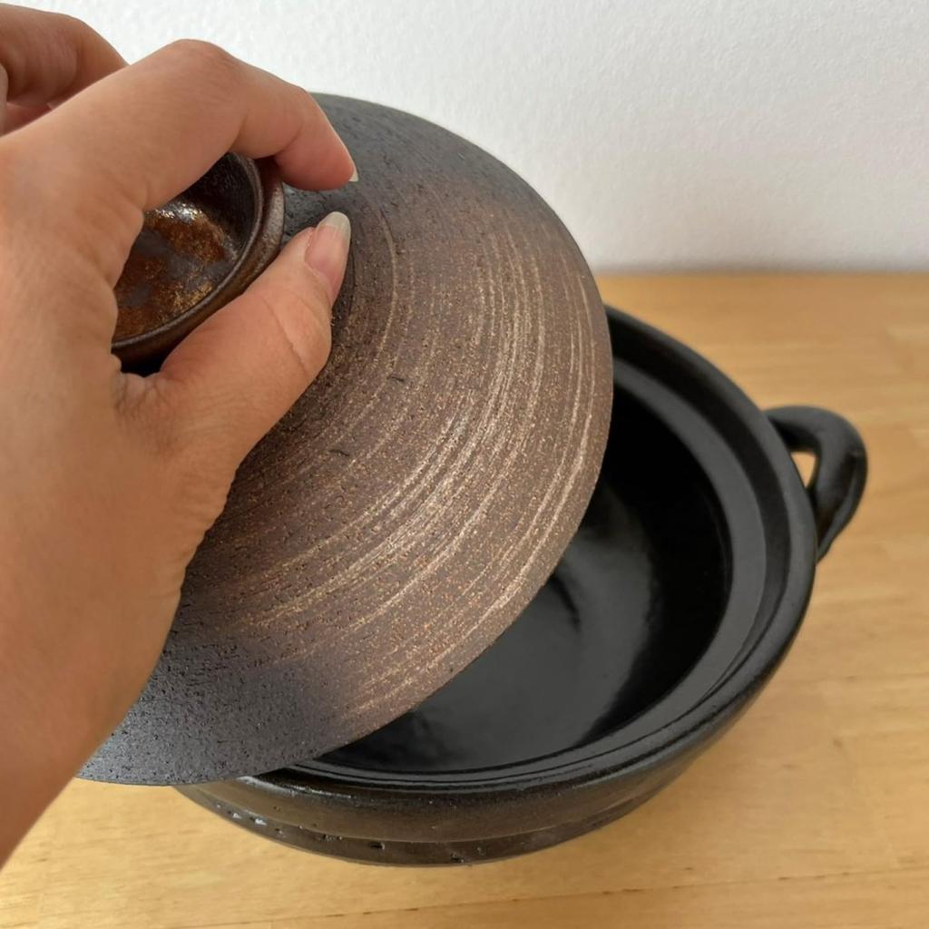 Japanese Tosai Gold-painted No. 6 Handmade Earthenware Pot