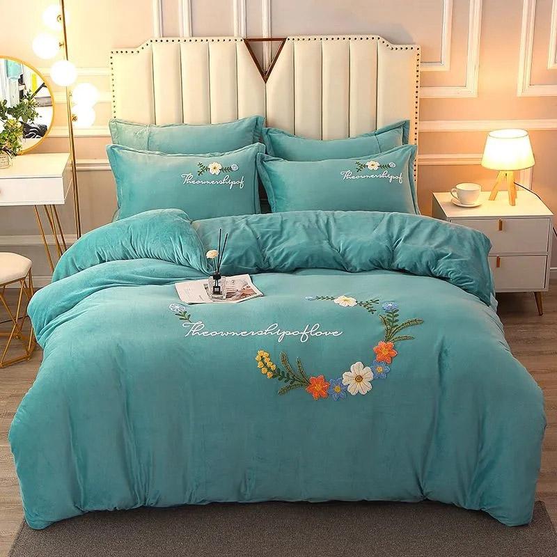 4pcs/set Crystal Coral Fleece Quilt Cover Bedding Set Autumn and Winter Thickened Warm Double Bed Sheet Quilt Pillow Flower Embroidery Four Piece Set