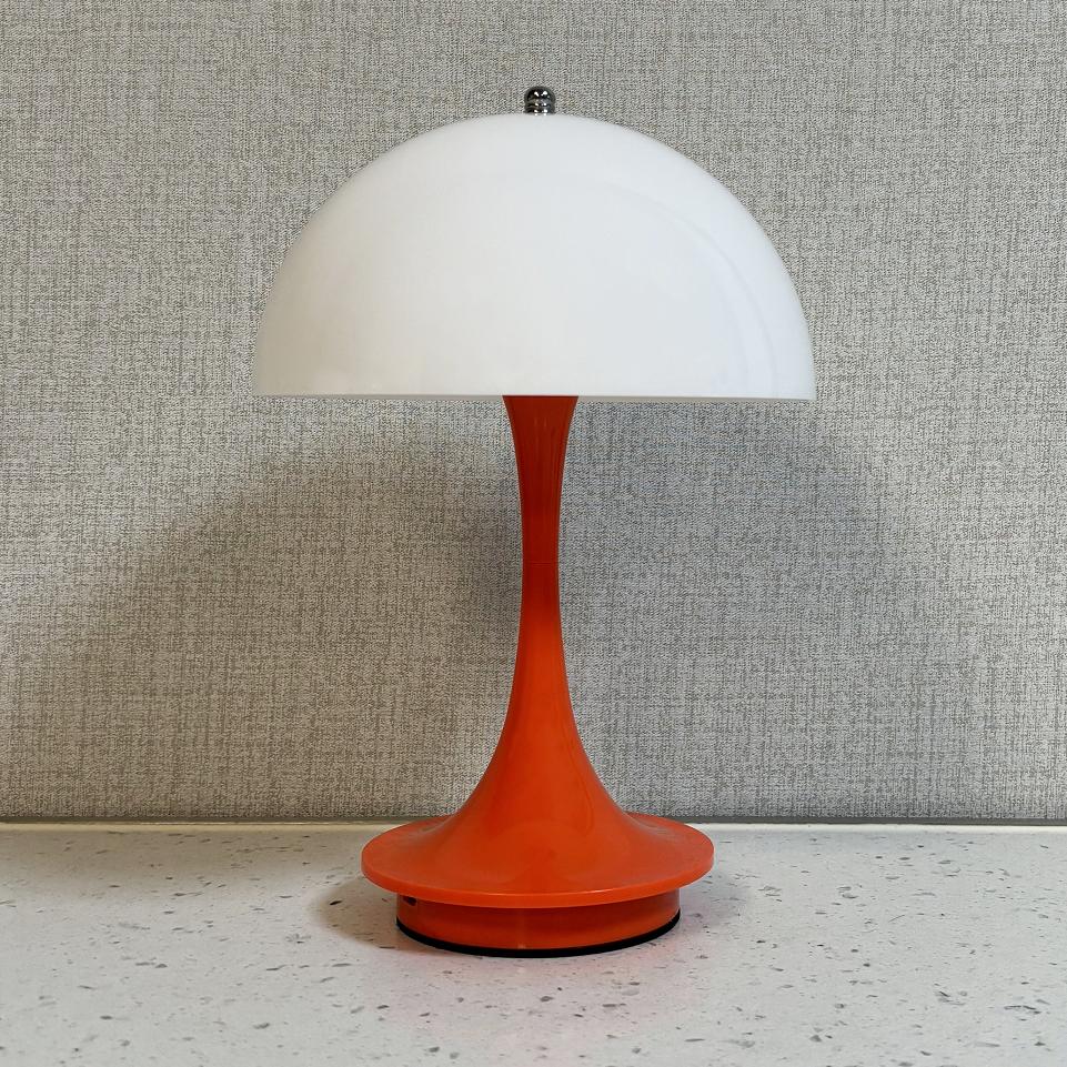 Mushroom LED Table Lamp Portable USB Charging Flower Bud Touch Night Light Mood Desk Lamp for Bedside Hotel Bar Coffee Decor