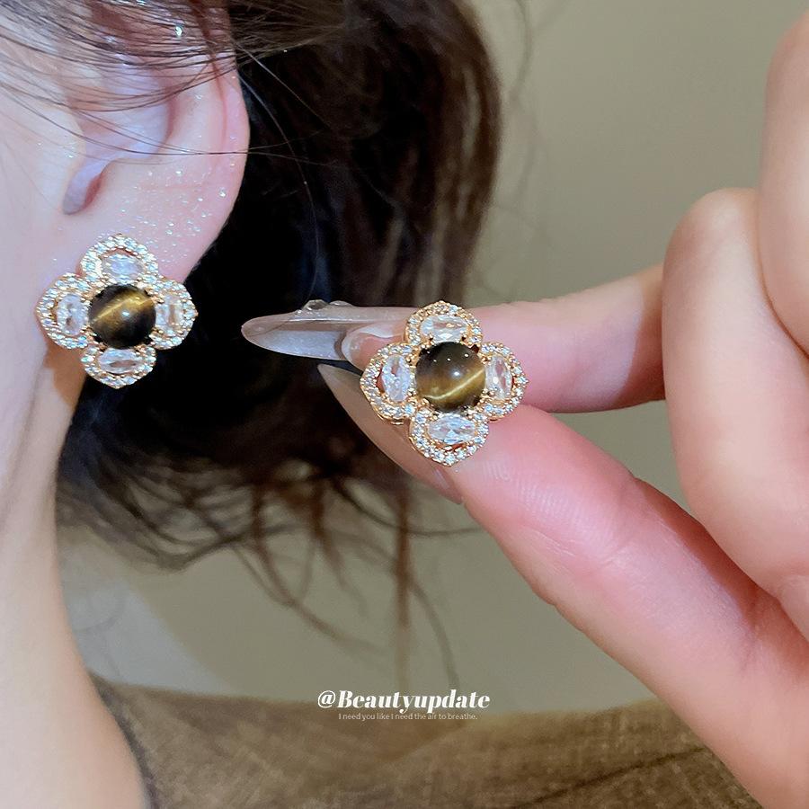 18k real gold electroplated silver needle tiger's eye stone pendant earrings retro Maillard earrings light luxury earrings women