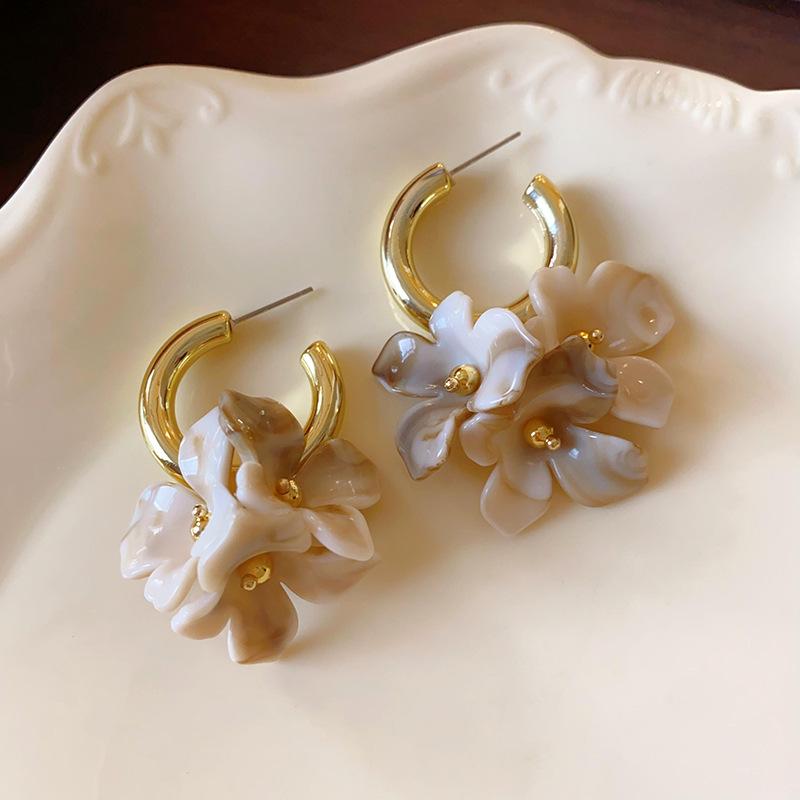 Silver needle acrylic smudged flower stud earrings French retro temperament earrings niche design earrings women