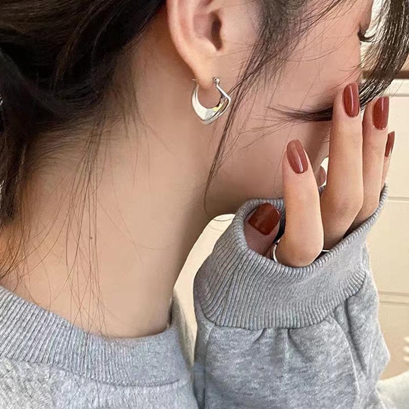 

2023 Trendy Korean Minimalist Geometric Metal Ear Cuffs for Women