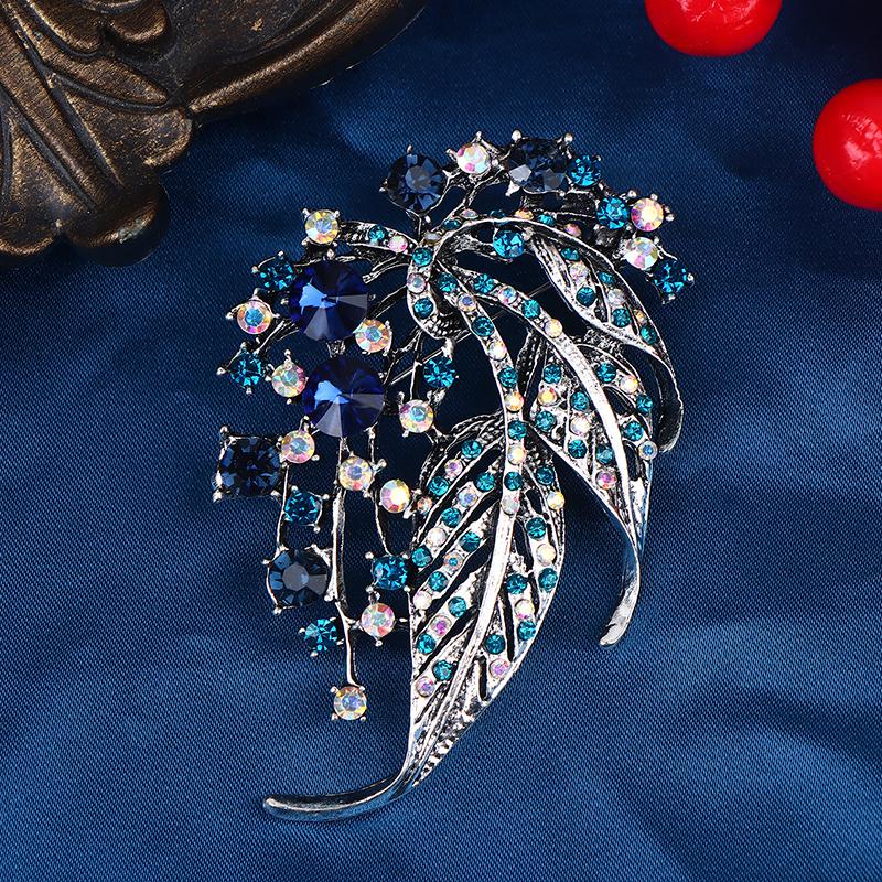 

Exquisite Mulitcolor Sparkling Leaf Brooches For Women Pins Casual Party Clothing Accessories