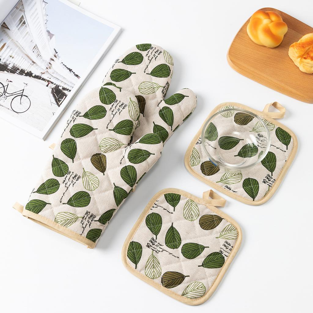 Oven Gloves and Pot Holder 4pcs Set, High Heat Resistance 500 Degrees Super Thick Kitchen Extended Oven Gloves