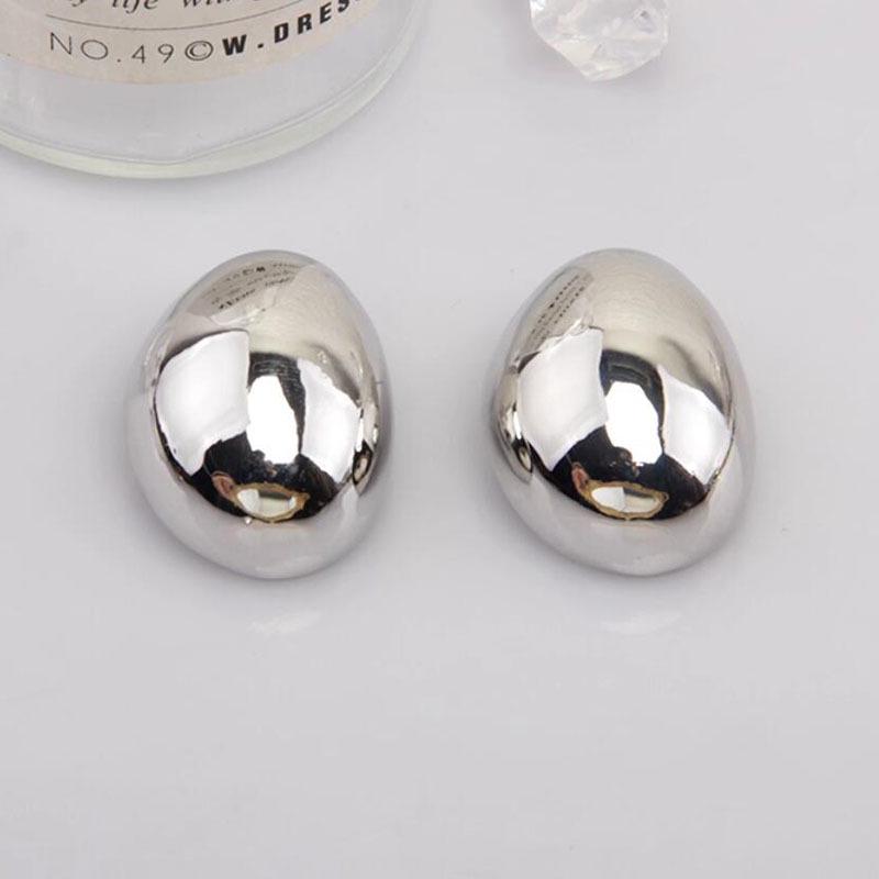 Cross Hollow Egg-Shaped Stud Earrings: European Retro & Hong Kong Style with Three-Dimensional Mirror Finish. серебряный