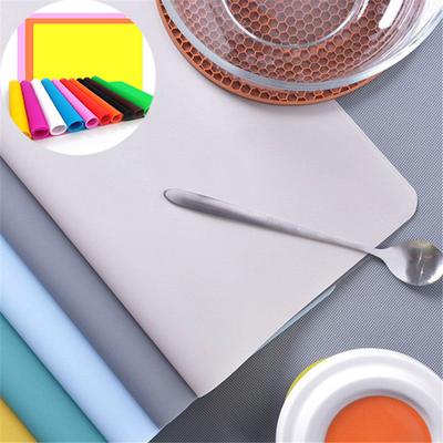 Tapis de salle à manger antidérapant Tapis de repas pliable Coussin isolant en silicone Tapis de travail couleur bonbon
