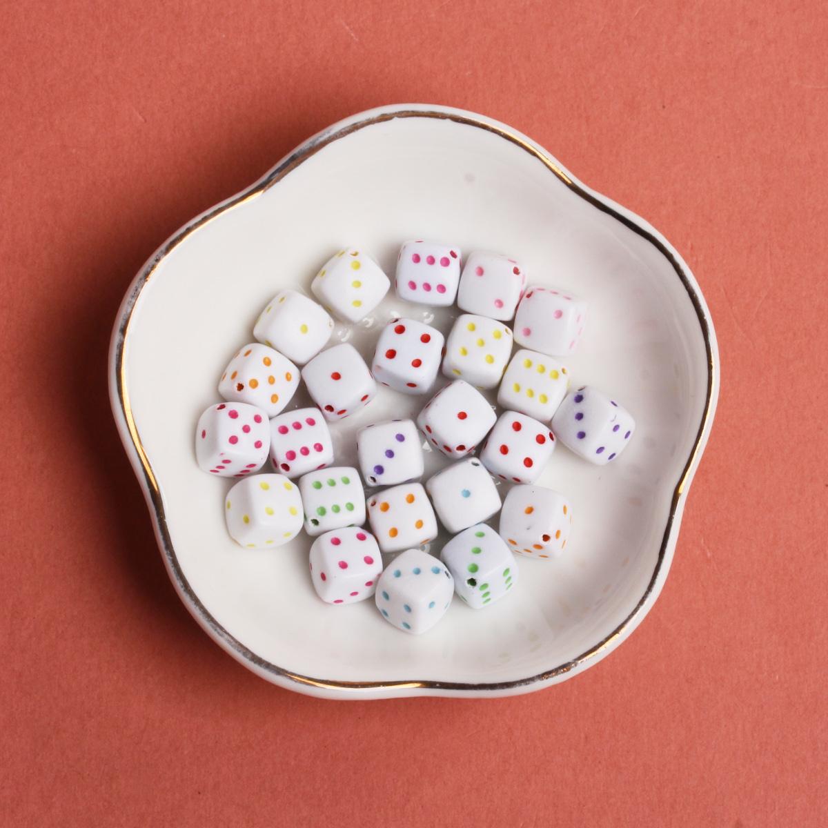 

10 шт./лот DIY Браслет Ожерелье с маленьким отверстием Два цвета Бусины-кубики Для аксессуаров для изготовления ювелирных изделий Квадратные разделительные бусины Акрил