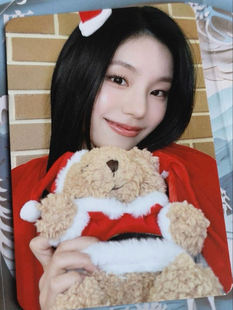 

[USED] ITZY Yeji GOLD makestar limited edition Christmas trading card