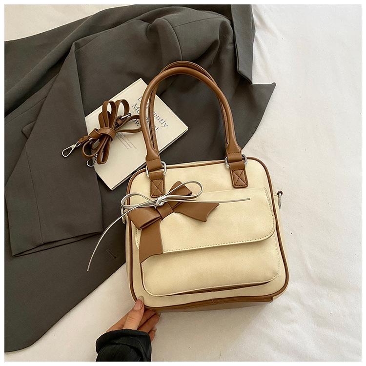 

2025 retro high-end new bag messenger bag versatile portable practical women s daily commute simple bag бежевый