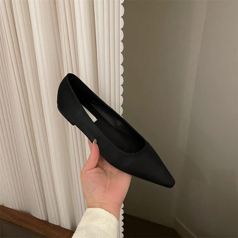 2024 Fashion Breathable Satin Flat Shoes Women's Mesh Casual Shoes Soft Rubber Sole Pointed Toe Slip-On Loafers