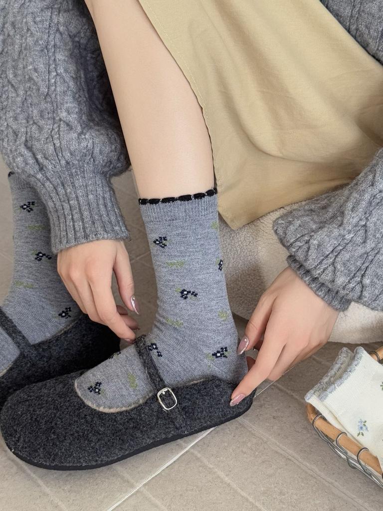 Cashmere Small Floral Dongdaemun Boneless Anti-Pilling Medium Tube Socks Cute Korean Small Fresh Stacking Socks