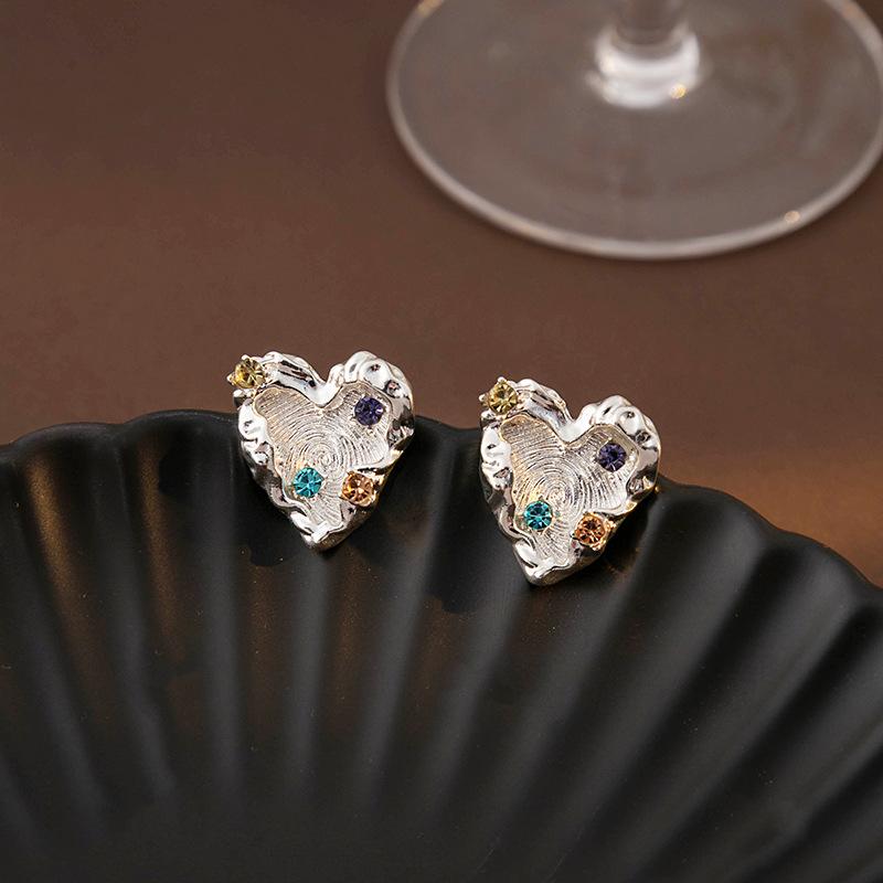 Cold Wind Wrinkled Love Stud Earrings, Simple And Advanced Irregular Metal Diamond Stud Earrings