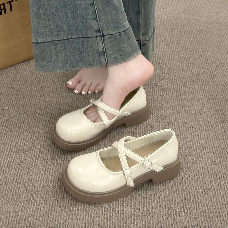 

Two wear small leather shoes female British style 2025 new versatile French loafers retro shallow mouth Mary Jane single shoes 35 бежевый
