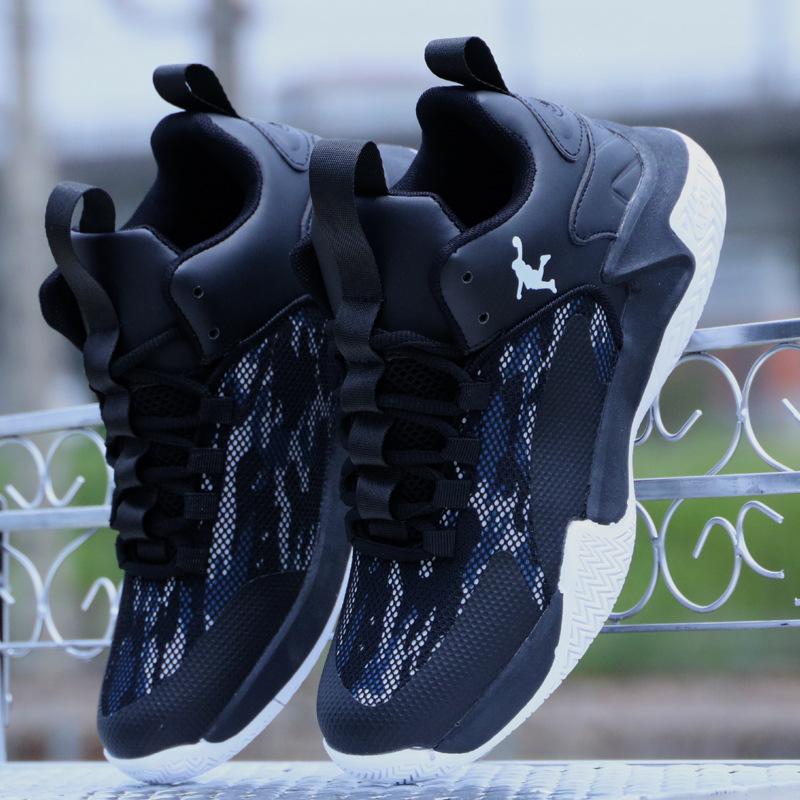 Höga basketskor Herrskor Sommar Nya Andningsbara Herr Sneakers med högt slag Deodorant Slitbeständiga Halkfria sportskor