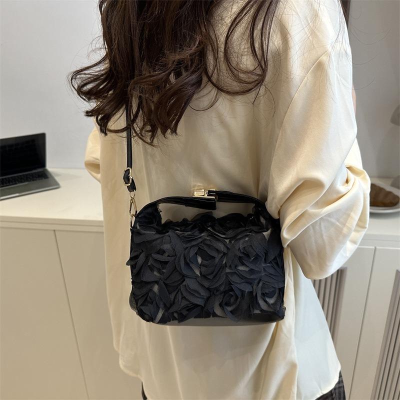 Summer New Fashion Trend Casual Simple Bucket Bag Niche Design Women's Shoulder Messenger Bag