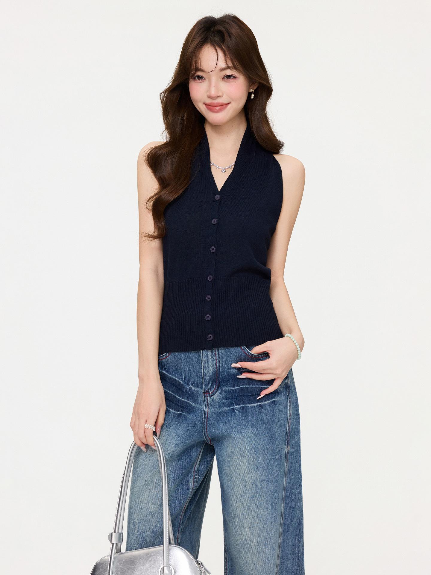 

V-neck sleeveless stacked high-end knitted cardigan women s spring and summer new slim-fitting and thin neck-hanging top One size fits all