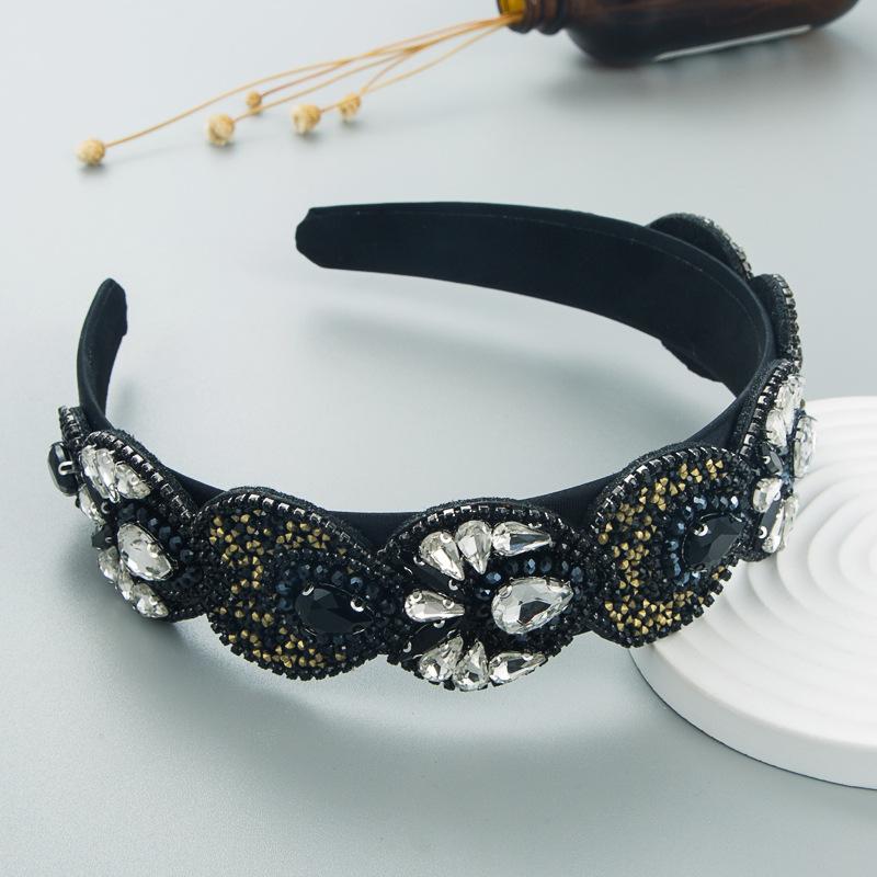 Fashionable New Style Shiny Crystal Hairband, Versatile and Elegant, A High-end Hair Accessory.