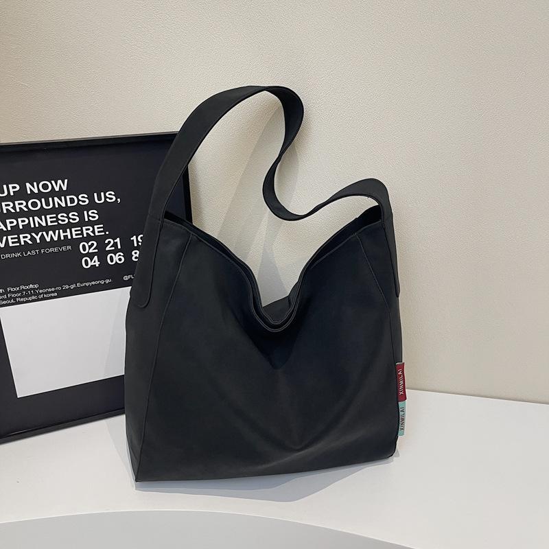 Lazy Wind Large Capacity Tote Bag Women's 2025 New Winter Retro Fashion Shoulder Bag Versatile Underarm Bag