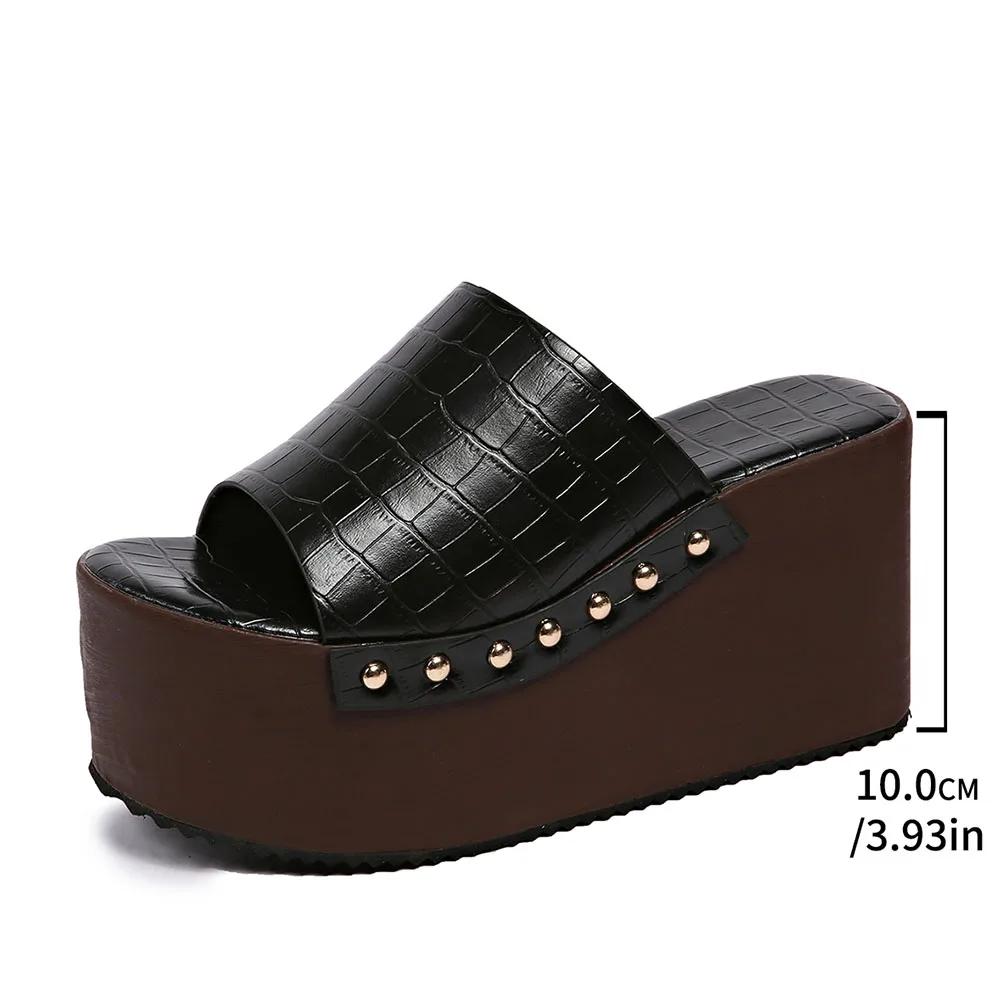 Moda 2025 Lato Nowe Nity Grube Koturny Platformowe Kobiety Klapki Sandały Punk Gruba Podeszwa Klapki Sandały Wysokie Obcasy Sandales Femmes
