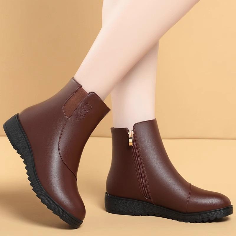 Non-slip Boots Women's Winter Flat-heeled Short Boots Soft Leather Cotton Shoes Velvet Warm New Medium and Old Snow Cotton Boots