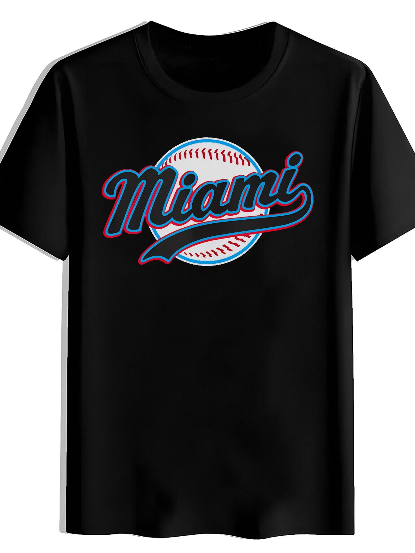 T-shirt A Trendy Short-Sleeve with a Fun Graphic Print S