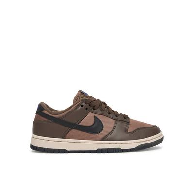 Dunk Low Sneakers