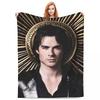 Damon Salvatore Decke Flanell Frühling Herbst The Vampire Diaries Tragbar Warm Überwurfdecken für Bettwäsche Reise Teppich Stück