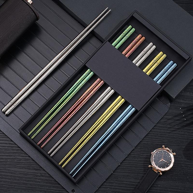 

Luxury 10 Pcs Pure Titanium Chopsticks Corss Infection Avoid 5 Color Heat Insulation LFGB Certificate Chinese Family Tableware