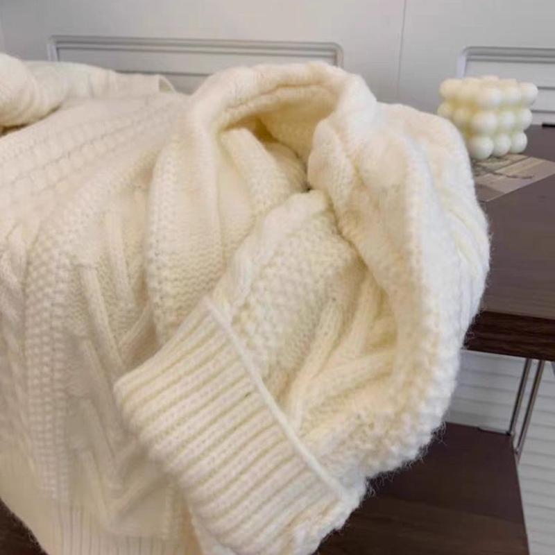 Lazy Style Twist Inner Women's New Winter White Sweater Pullover Top