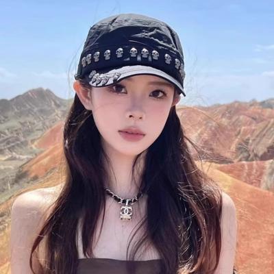 Cool Spicy Heavy Industry Dark Rivet Skull Beret Female Face Small Street Yuppie Old Flat Top Cap