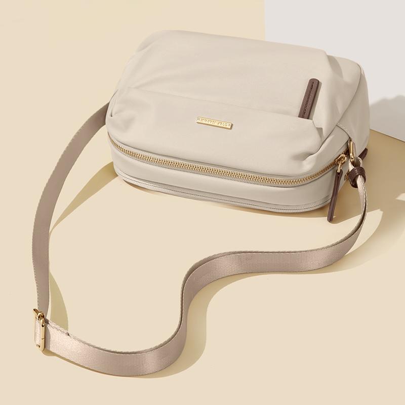 GOLF Women's Shoulder Bag