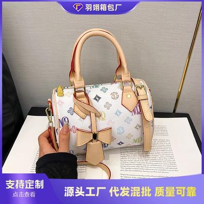 Niche Portable Pillow Bag Women's Summer New Fashion Simple Shoulder Bag Versatile Messenger Bag