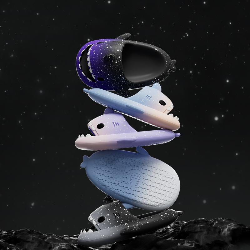 Fashion Cute Cartoon Shark Slippers For Women Men Gradient Color Summer Platform Shoes Night Glowing Style Couples Home Street Slides